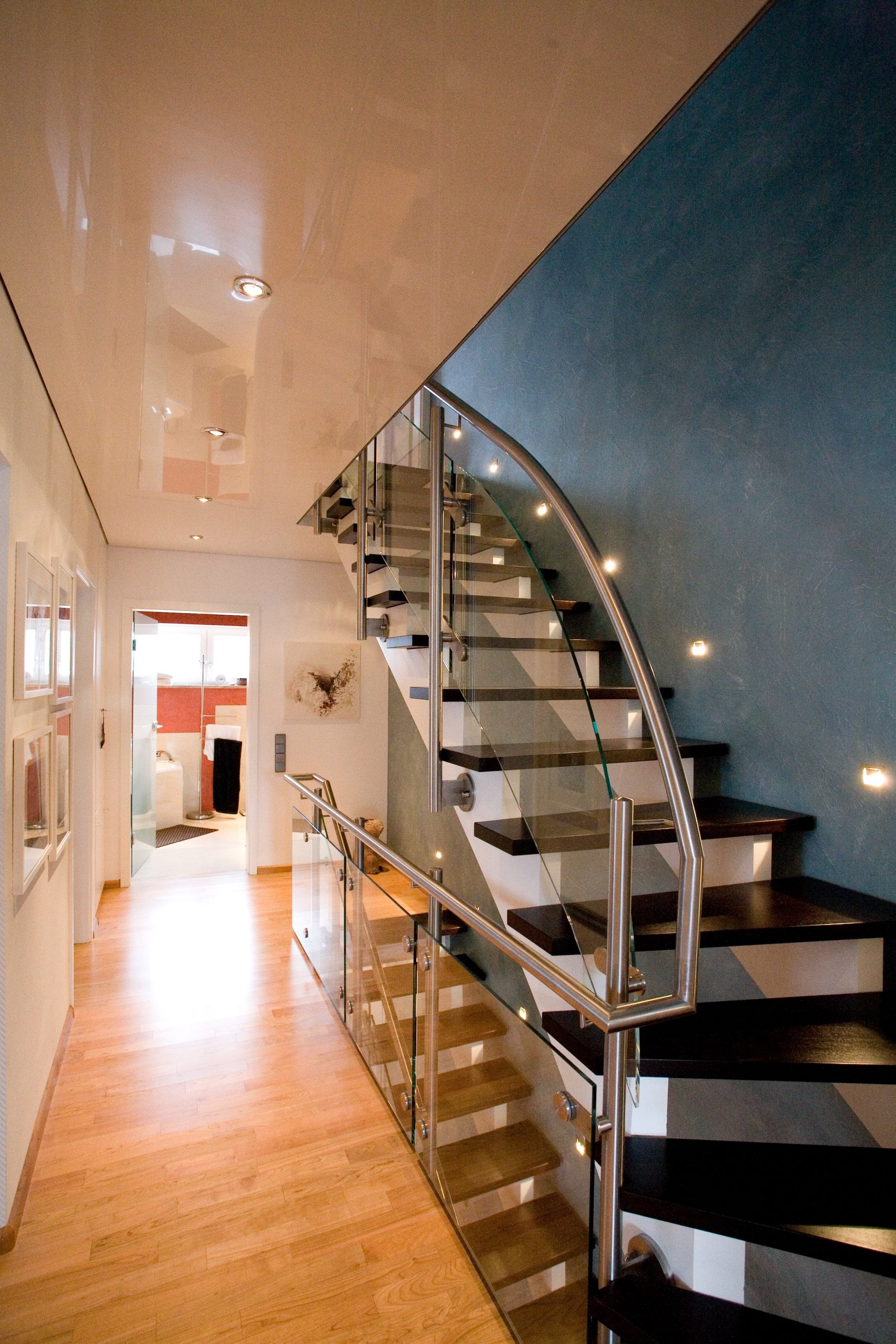 Spanndecken FAQ – häufige Fragen zur Montage und Pflege